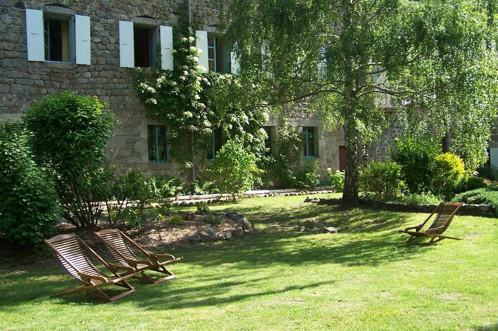 Salomony Chambre D'Hotes Marcols-les-Eaux Exterior foto